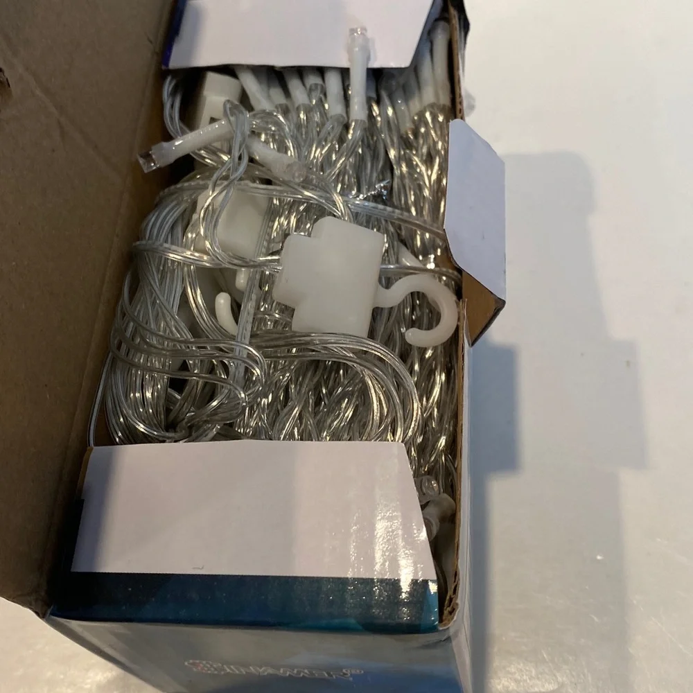 NIB One Sinamer Curtain Strong Lights